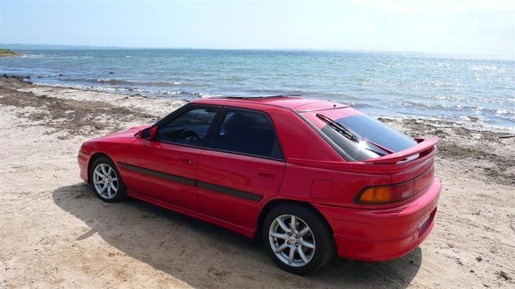 Mazda 323F *Solgt* billede 9