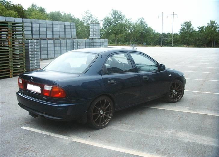 Mazda 323 BA Sedan Solgt billede 8