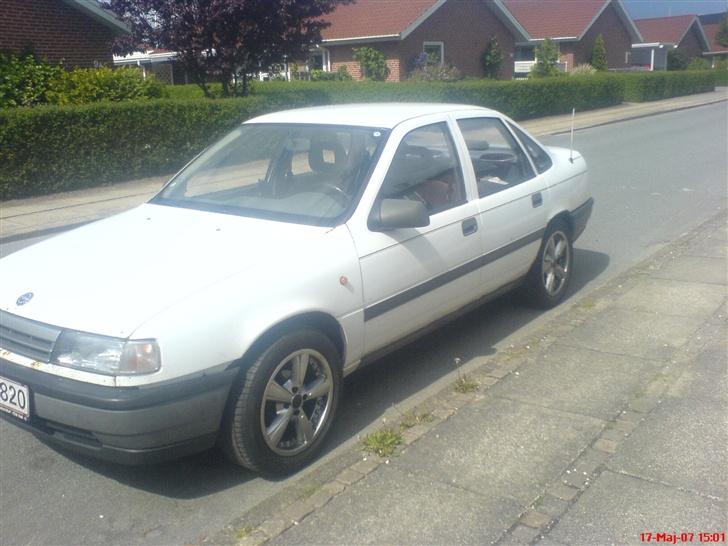 Opel Vectra A 1,8 i SOLGT billede 1