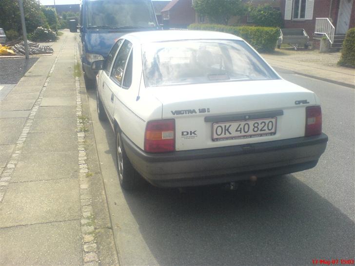 Opel Vectra A 1,8 i SOLGT billede 4