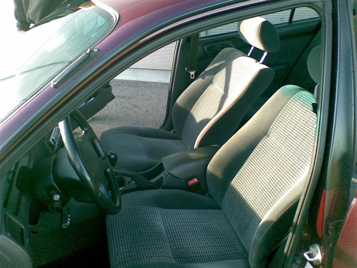 Toyota Carina E 2,0 sli S/D - pæn og velholdt kabine billede 16