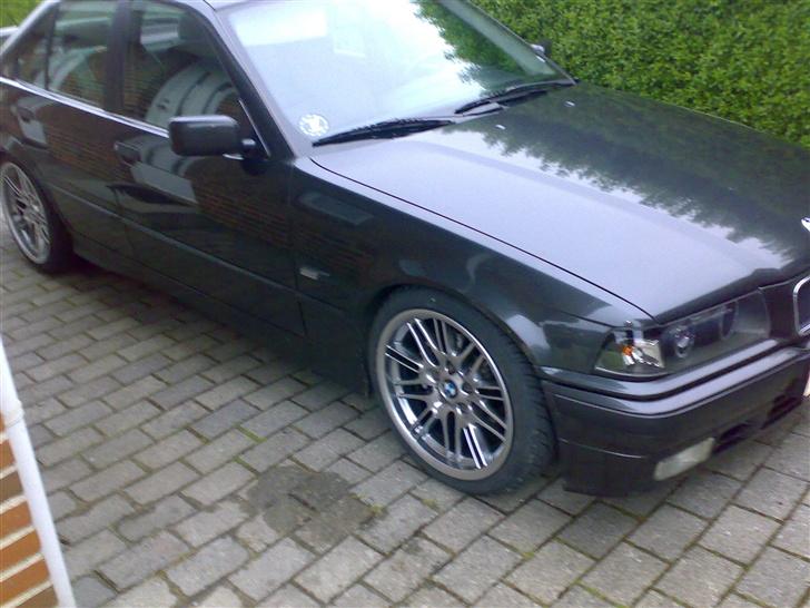 BMW 325 i 24v solgt billede 3