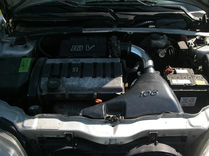 Peugeot 106 GTI - her er et gammelt billed inden jeg polerede ventildækslet med autosol billede 4