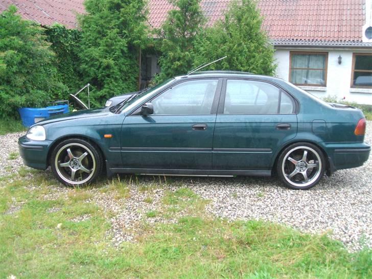 Honda Civic, SOLGT - Der kan man så se Low Rideren billede 1