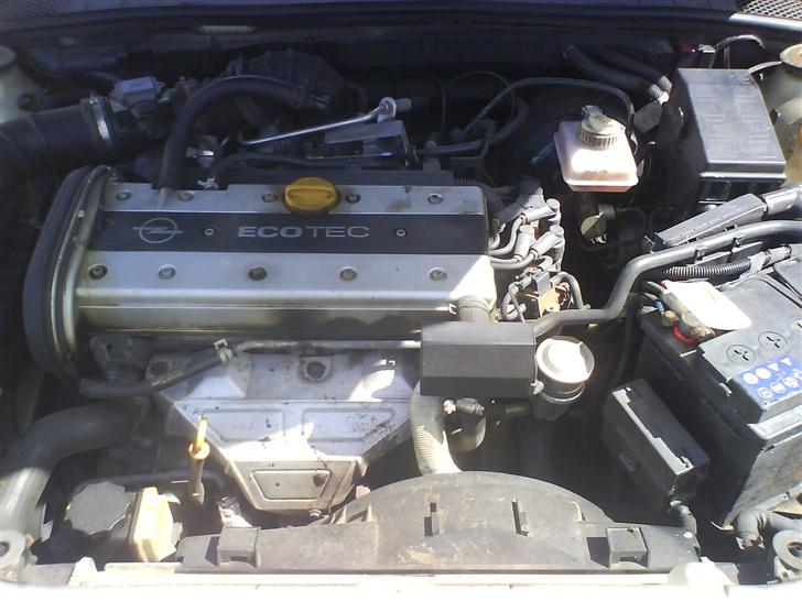 Opel Vectra B *SOLGT* - motor..  billede 6