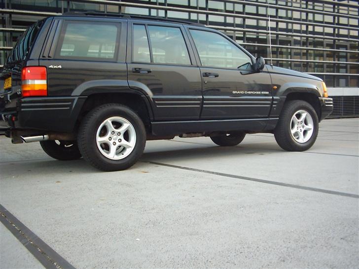 Jeep  Grand Cherokee lx 5,9 (SOLGT) billede 2