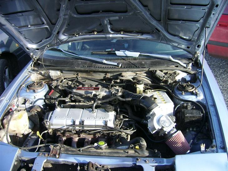 Mazda ...::323 F::... solgt billede 10