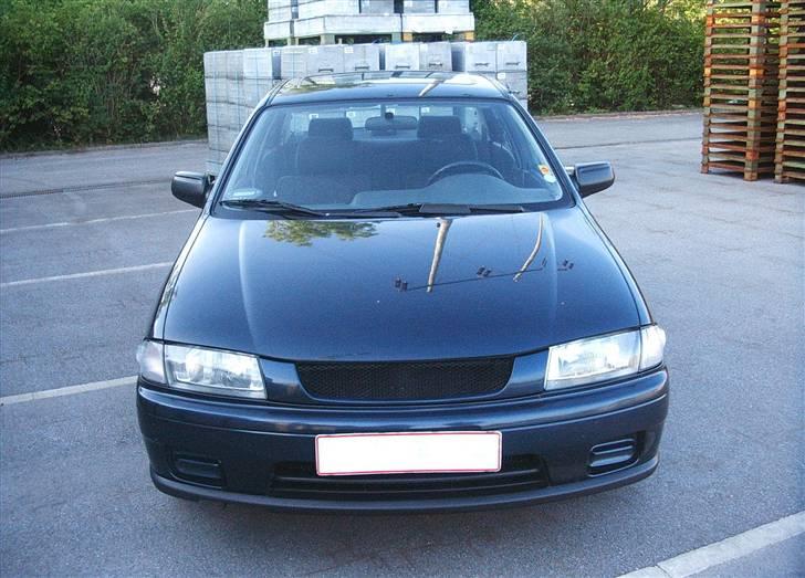 Mazda 323 BA Sedan Solgt billede 10