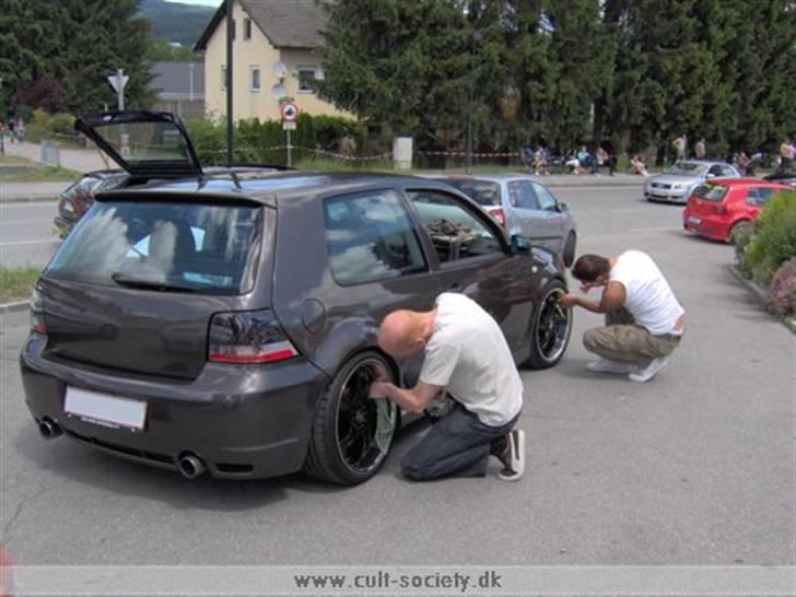 VW Golf 4 R32 V6 *Solgt* - Ved Shell tanken i Wörthersee i sommers billede 16