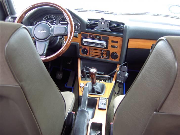 BMW 320i ( SOLGT ) E30,er - Trælook på kadanbox billede 11