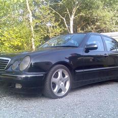 Mercedes Benz 210 E320 SOLGT