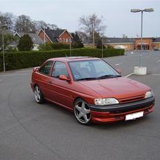 Ford Escort 1,6i (Solgt)