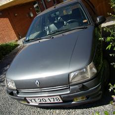 Renault Clio Baccara SOLGT