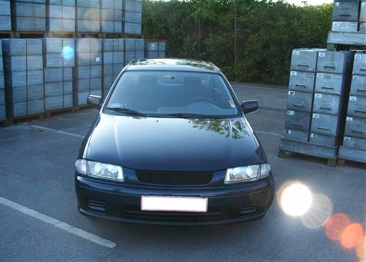 Mazda 323 BA Sedan Solgt billede 12