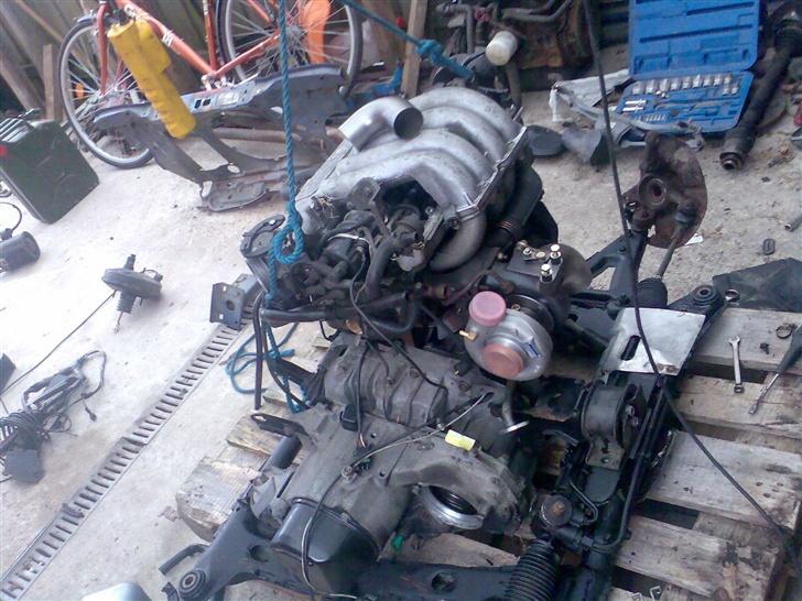 Volvo 480 Turbo Projekt - Såååååå er den klar til at komme i mangler lige olie smøring til møllen billede 11