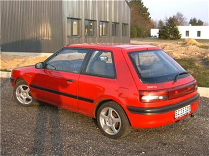 Mazda 323 lx solgt billede 2