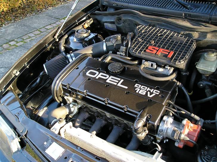 Opel Kadett E GSi 16v Solgt - Sådan skal en rigtig motor se ud :P..  billede 10