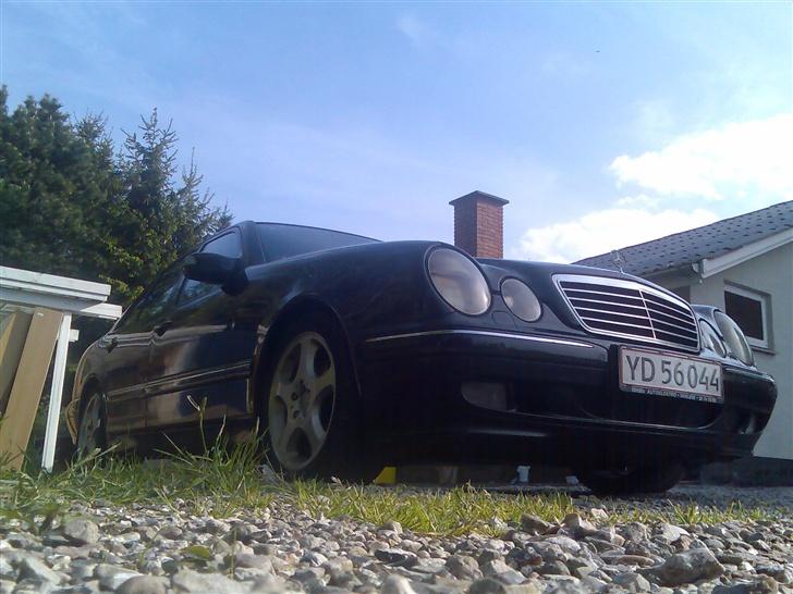 Mercedes Benz 210 E320 SOLGT billede 3