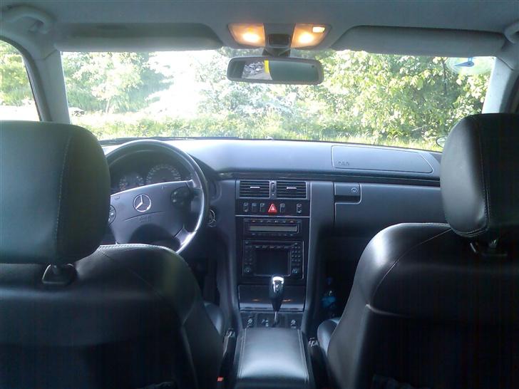 Mercedes Benz 210 E320 SOLGT billede 13