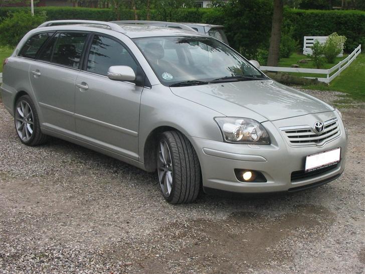 Toyota avensis  billede 1