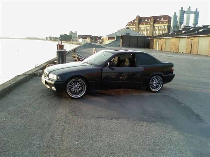 BMW 320i coupé Vanos billede 12