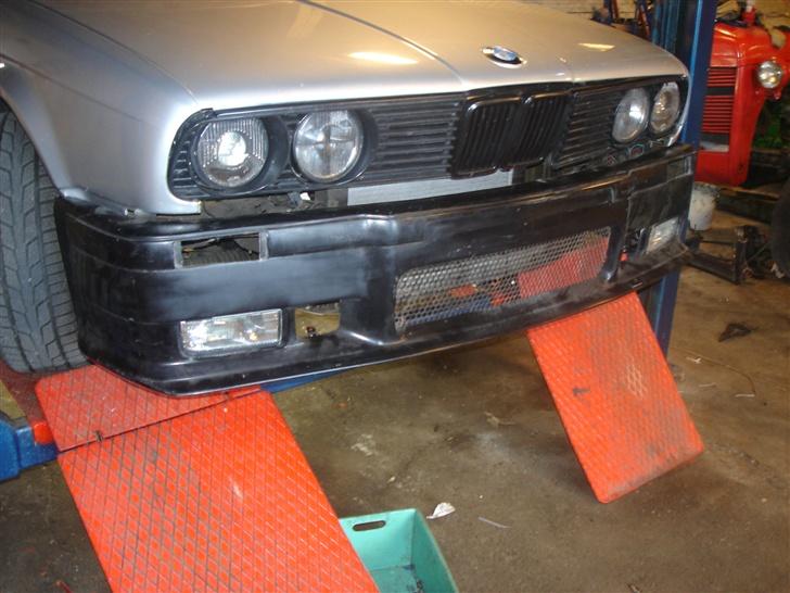 BMW 320i E30 Touring solgt - så kom den på .. meeeen den skal males billede 18