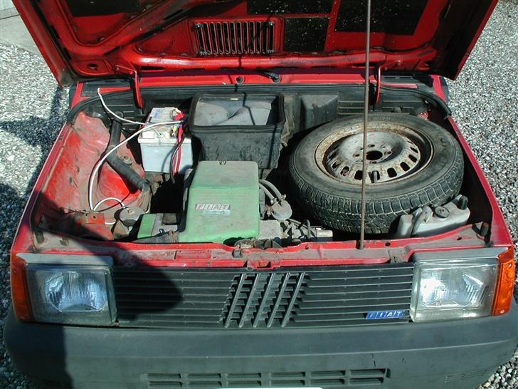 Fiat Panda - Massere af plads i motorrummet billede 7