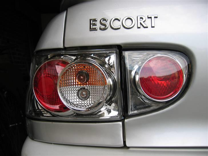 Ford Escort Monaco-SOLGT&DØD billede 1