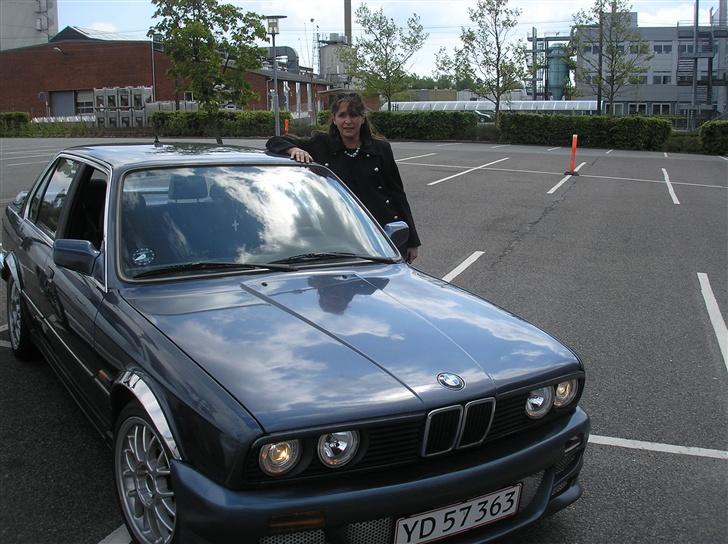 BMW 320 i SOLGT billede 1