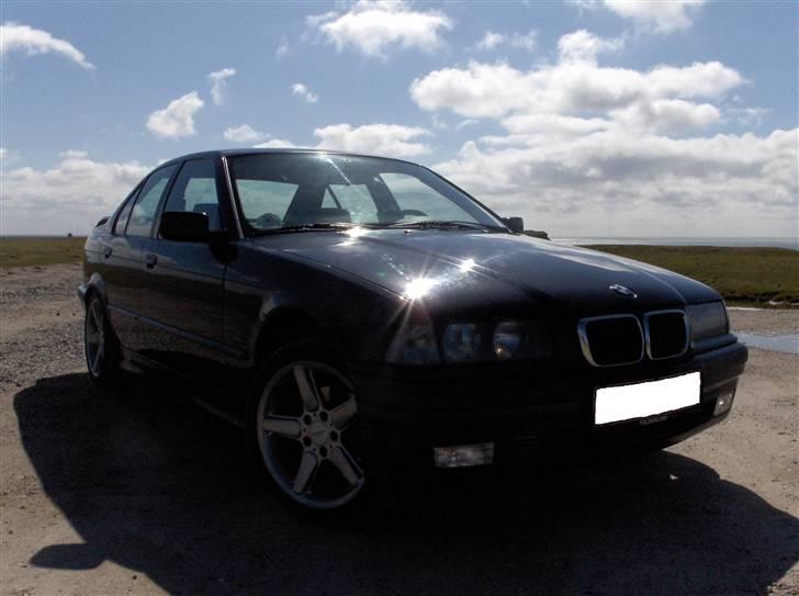 BMW 318is e36 - Det pyntede med hvide blink :P billede 1