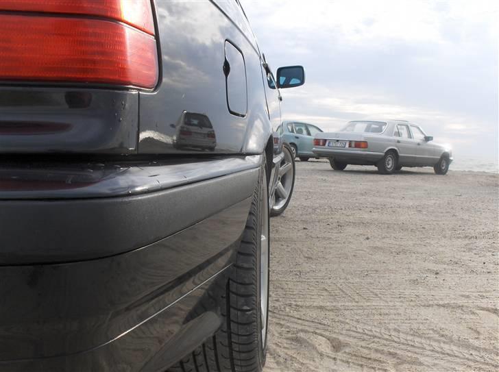 BMW 318is e36 - Det ligner lidt rust under lygten, men det er bare vand :D billede 4