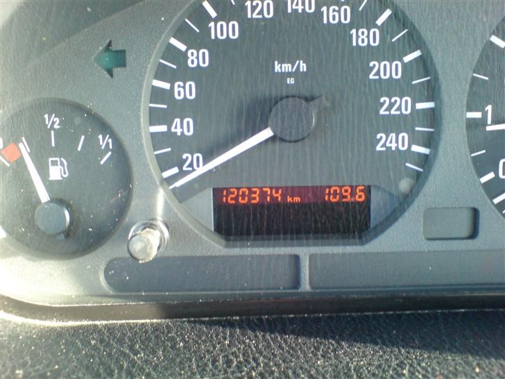 BMW 318is e36 - Ikke mange kilometer for sådan en gammel bil :) billede 8