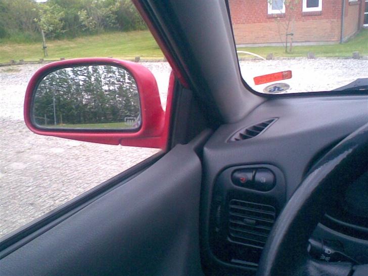 Mitsubishi Colt GLXi Mirage - Læg mærke til at der er startspærer... Der er sgu ingen der skal rende med colt´en! billede 11