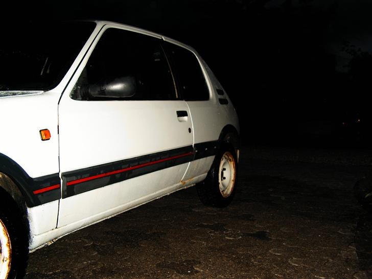 Peugeot 205 1,9 GTI (Solgt) billede 3