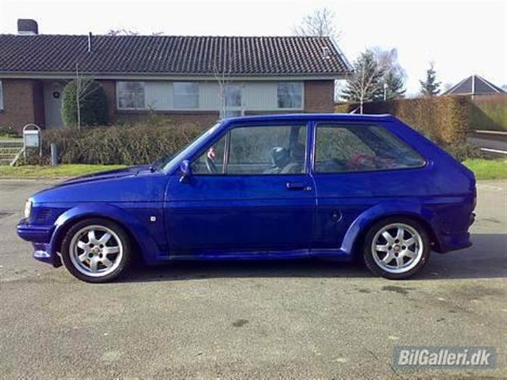 Ford Fiesta XR2 "Fiffi" SOLGT - Godt billede hvor alle skørter kan ses... billede 3