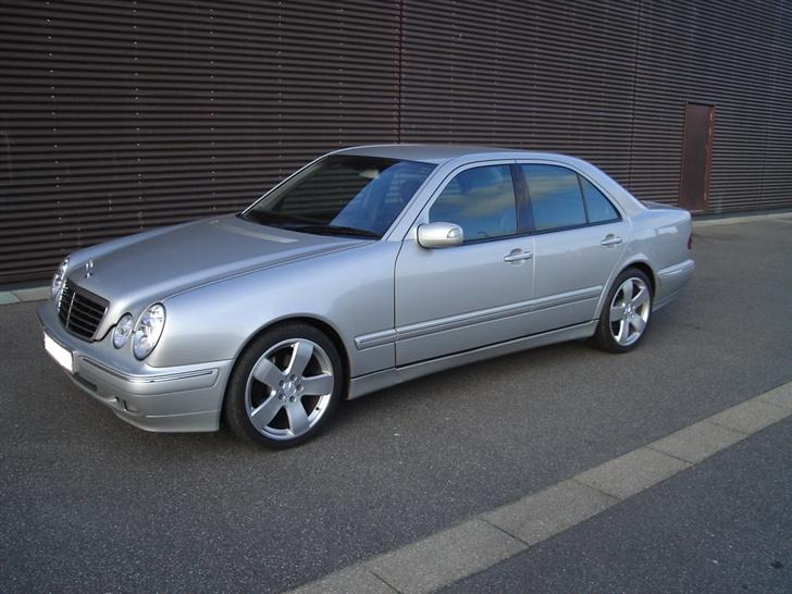 Mercedes Benz E 270 CDI Elegance billede 1