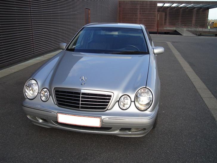 Mercedes Benz E 270 CDI Elegance billede 3