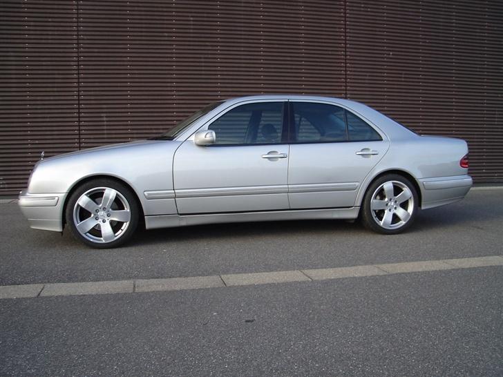 Mercedes Benz E 270 CDI Elegance billede 4