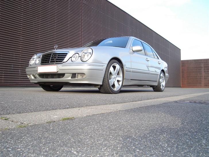Mercedes Benz E 270 CDI Elegance billede 5