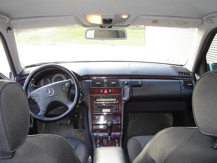 Mercedes Benz E 270 CDI Elegance billede 9