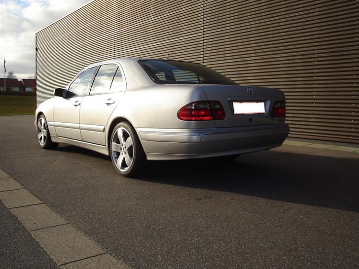 Mercedes Benz E 270 CDI Elegance billede 10