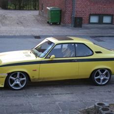 Opel Manta a 24v