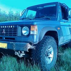 Mitsubishi Pajero 2,5TD 4x4 -solgt-