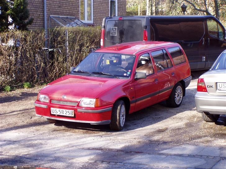 Opel Kadett E Caravan1.6 solgt billede 15