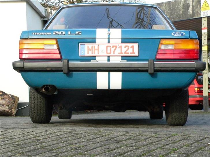 Ford Taunus 2,3 Ghia S "Solgt" - Røde numre. Burde vi have i DK også. Specielle hobby numre. Billige i afgift.  billede 2