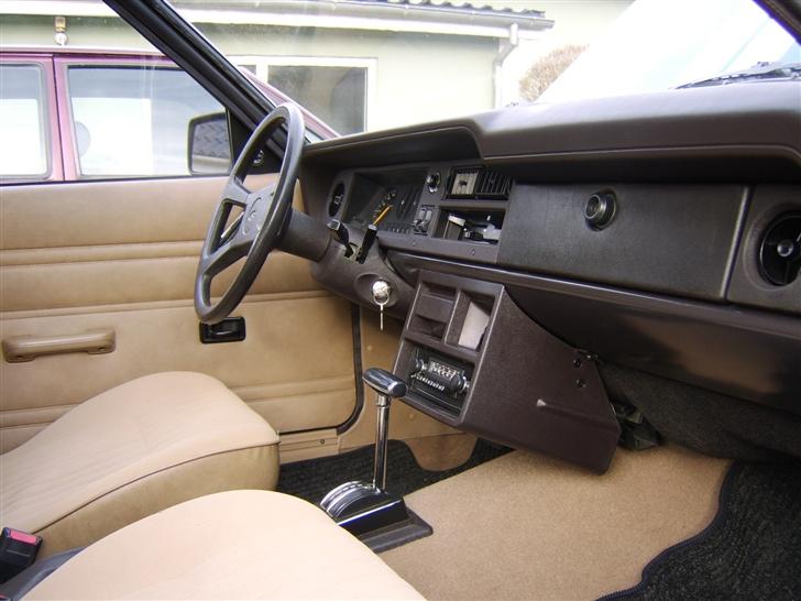 Ford Taunus 2,3 Ghia S "Solgt" - Den oprindelige tan L kabine. Ser frisk og ubrugt ud. Dufter stadig ny. Er nu udskiftet med tan Ghia kabine billede 5