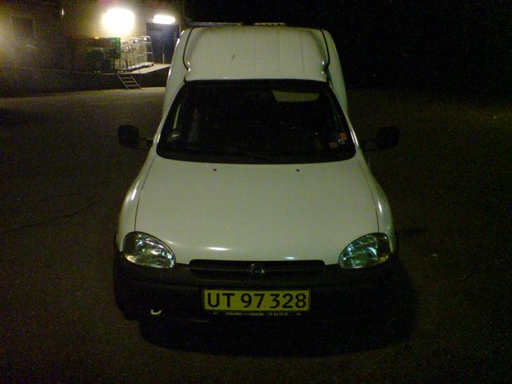 Opel corsa combus SOLGT billede 1
