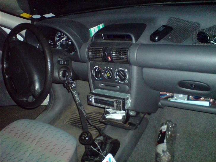 Opel corsa combus SOLGT billede 4