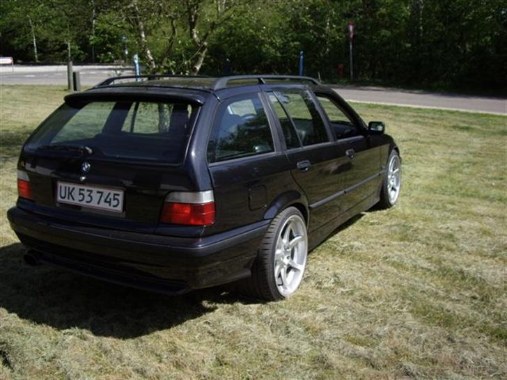 BMW 328i e36 touring SOLGT billede 2