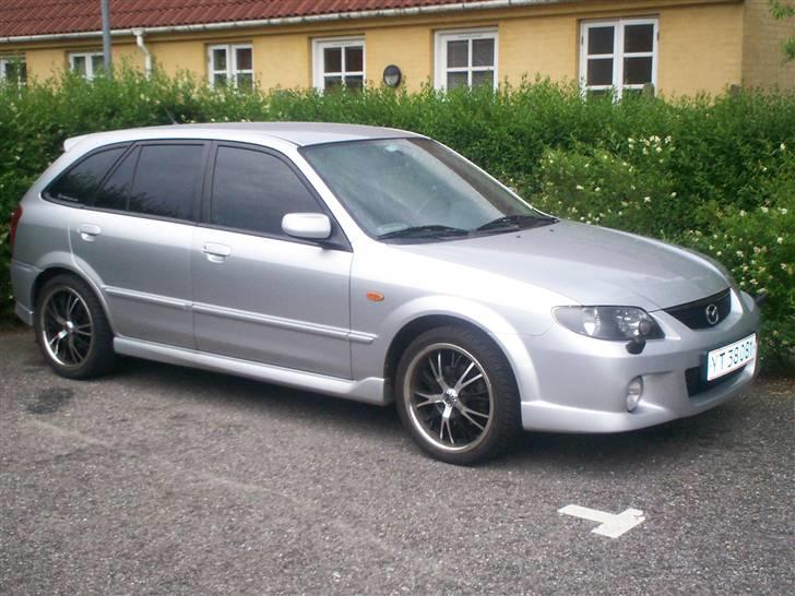 Mazda 323F 2,0Sportive Solgt billede 1